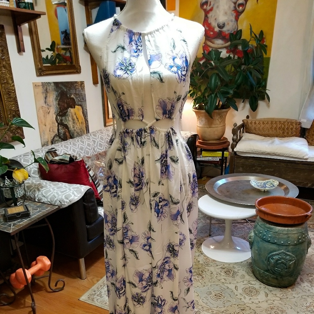 🌹🥀1 LEFT! (S) SALE! floral print, cut out maxi - Picture 5 of 8